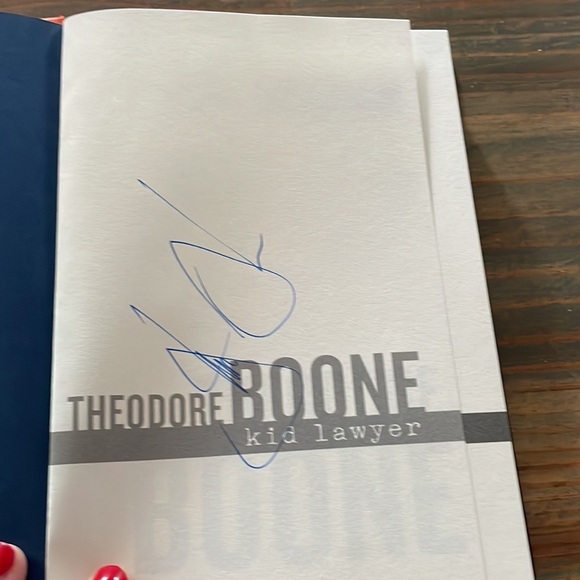 1st ed AUTOGRAPHED signed John Grisham Theodore Boone Kid Lawyer 2010 perfect - Picture 9 of 10